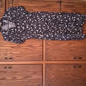 Jamie Brooke White & Black Flower Button Down Dress